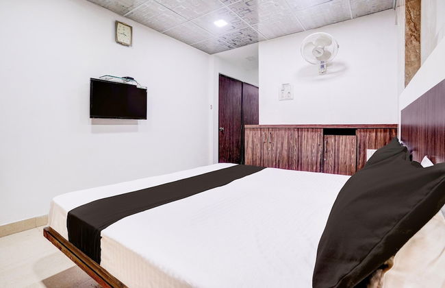 Comfy Stays at Lokhandwala Andheri West - Foto 8