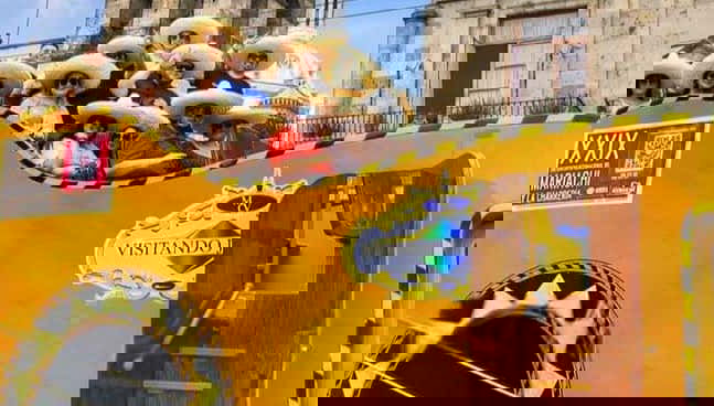 Guitar Bus Tour + Dinner and a Mariachi Show