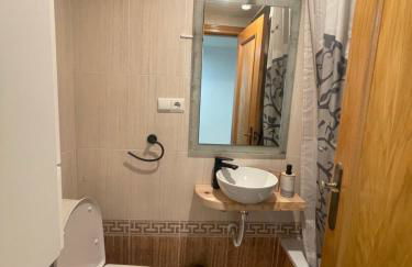 Traveler's Beach Apartment with sea view, free coffee & parking - Photo 16