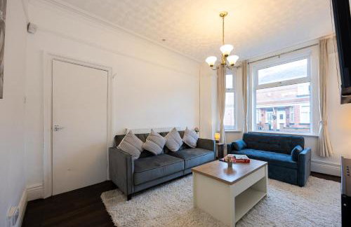 Steps from Old Trafford - Modern Manchester Stay - Foto 4