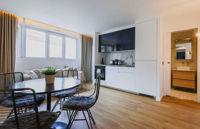 Elegant Apartment - 2br/6p - Canal St Martin - Photo 14