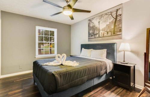 Spacious 5BR Retreat Sleeps 12,Large Deck - Foto 17