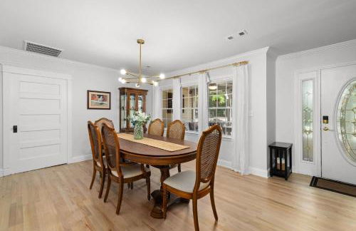 Imperial Porch Haven Cozy Fire Pit Fenced Yard - Foto 32