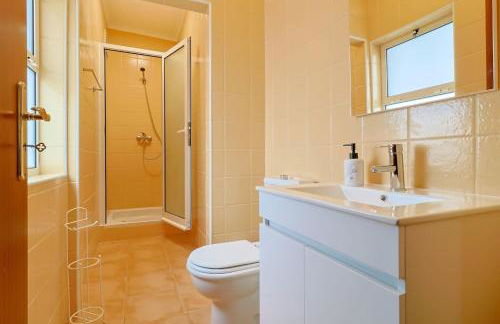 Azores Surf Center House - Photo 26