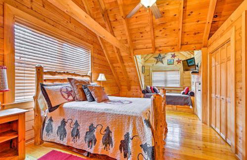 Lake Hartwell Lodge with Dock, Theater and Hot Tub! - Foto 17