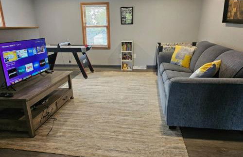 Spacious Duplex by Fairgrounds & Downtown with Fire Pit - Foto 32