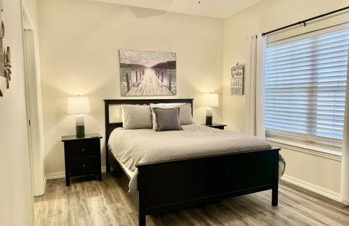 Lower Level Condo B-2 with Dock - Foto 5