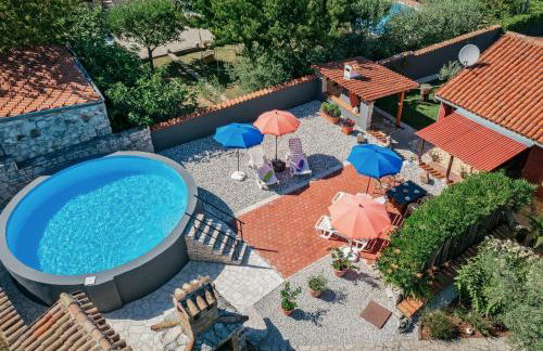 Apartment with pool Visnjan - Photo 9