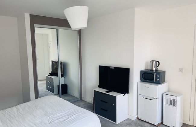 Lovely 1-bedroom With Private Balcony Near Barking - Foto 4