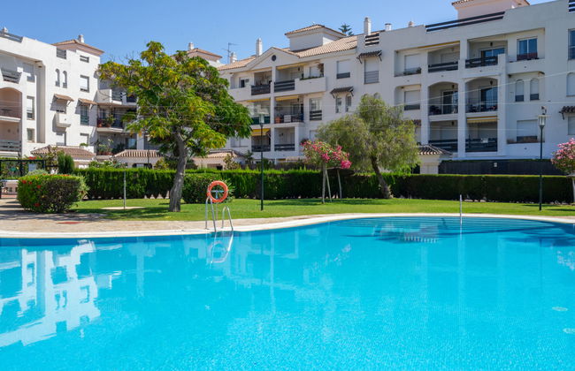 2 bedroom Apartment in Marbella with swimming pool - Photo 26