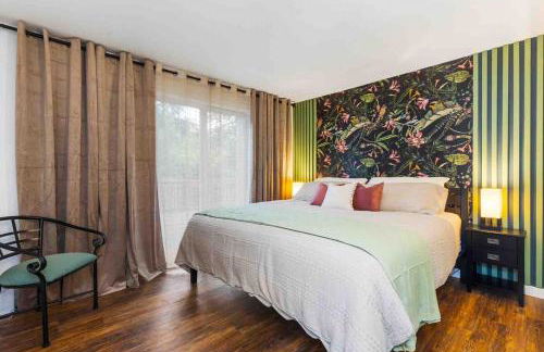 Luxury Living - Kirkland Stylish Home - Prime Spot - Photo 16