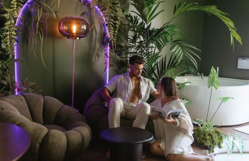 La Suite Chammarzt - Insolite - Escapade à deux -JungleRoom - baignoire balnéo privative - centre historique - Foto 34