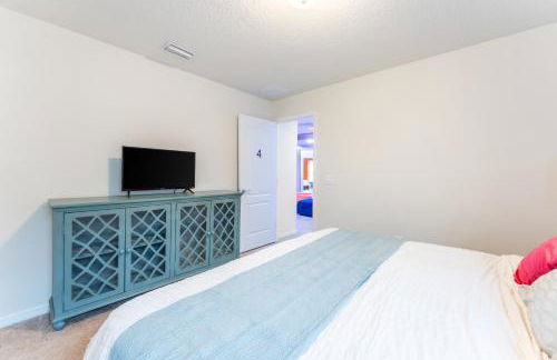 Luxury 8BR Villa with Pool, Spa, Theater & Game Room near Disney - Foto 32