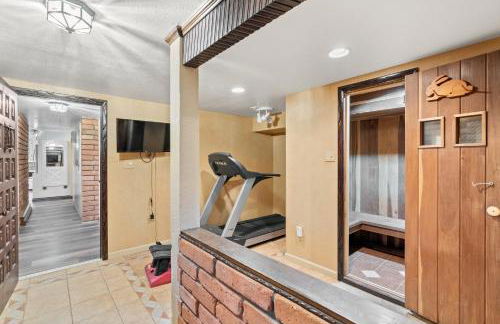 Mountain Top Luxury Red Rocks Hot tub Sauna Views - Photo 20