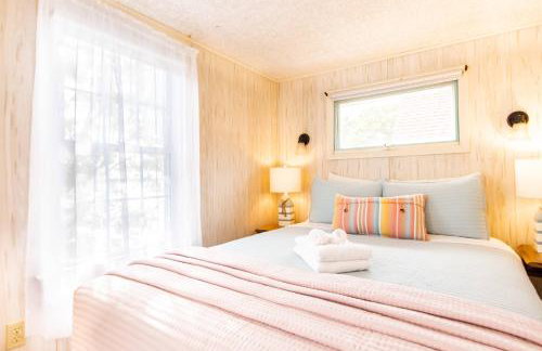 Waterfront Views of Creek- Beach Access - Foto 11