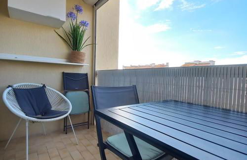 "LE COEUR GRAU" 4 personnes , parking privé , proche mer et tout commerces , 10 mn du centre ville à pieds - Foto 9