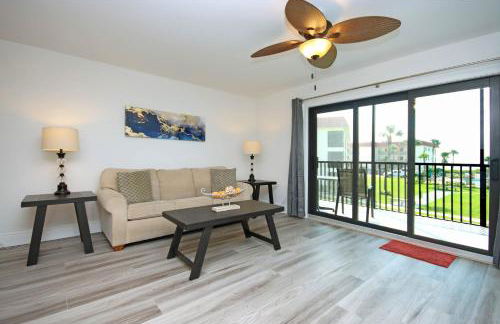 Cozy 1BR beachfront condo on Sanibel Island with stunning ocean views 3B2 - Photo 4