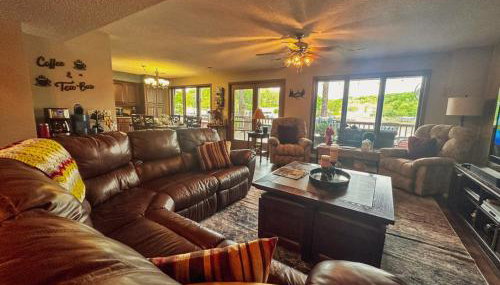 Lakefront Home 4Bed3BathDockFirepitGrill-12PP - Foto 5