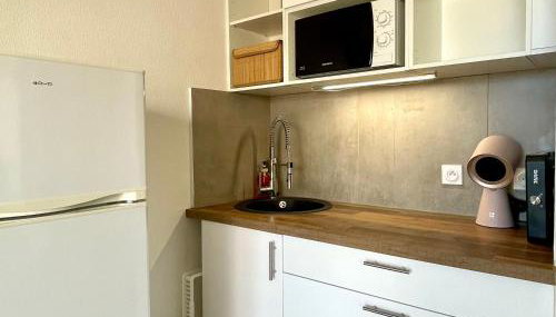 Studio Climatisé avec Coin Nuit et Piscine Proche Plage - FR-1-748-25 - Foto 3