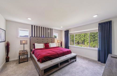 Serene Port Orchard Retreat - 3BR 3BA with Trails and Amazing Views - Foto 18