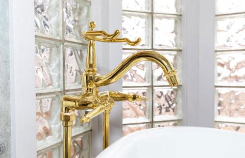 Charming School House with Large Pool - Foto 54