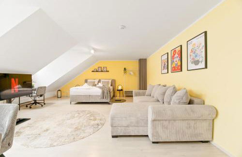 Kingsize Bett, Balkon, Arbeitsplatz, Netflix - Foto 8