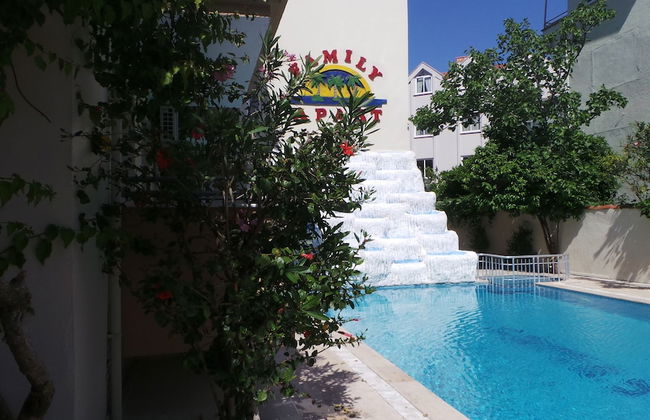 Family Apart - Photo 36