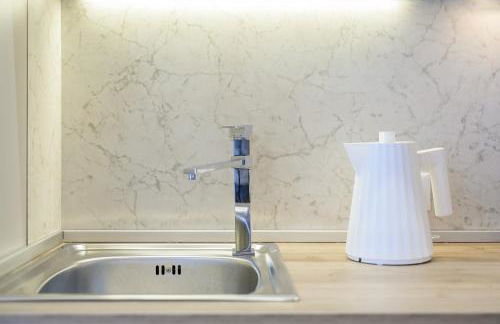 Tiny House Tower - Photo 38