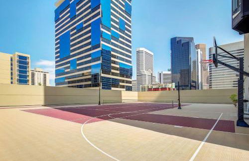 City Center Oasis Prime Location with Views - Foto 21