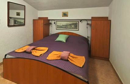 Apartments Turan Centrally Located with Free Parking - Photo 13