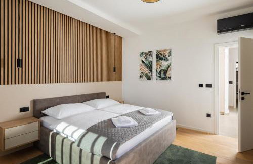 Villa Levita with Pool - Photo 40