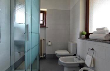 Arona - Lake Maggiore Entire Home - parking - Foto 9