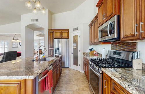 Private Pool, Yard and Pool Table! Avondale Abode - Foto 11