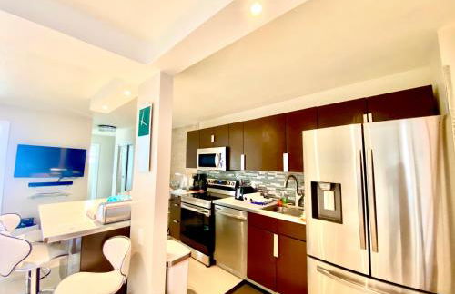 Premium Modern waterfront apartment with Miami Skyline view on the bay 5 mins drive to Miami Beach with free parking - Foto 9
