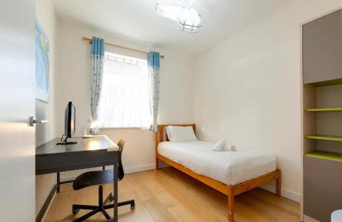 Pass the Keys 53 Austin Drive · Modern Townhouse near Addenbrookes Own Parking - Foto 32