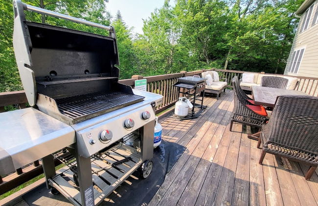 The Nest at Pinecrest by Avantstay Hot Tub Spacious Deck Game Room Fire Pit - Foto 10