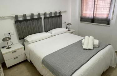 A 5 min Estación de Tren- Patio-Parking y Playa - Foto 3