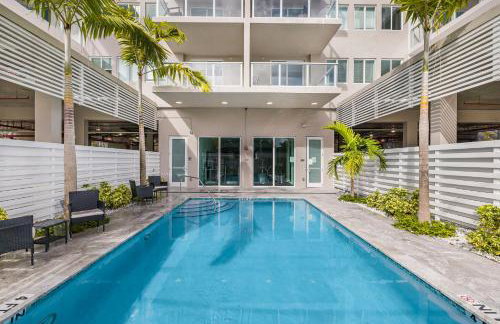 Resort-Style 1 Bed Condo with Pool Parking Rooftop & Gym - Foto 4