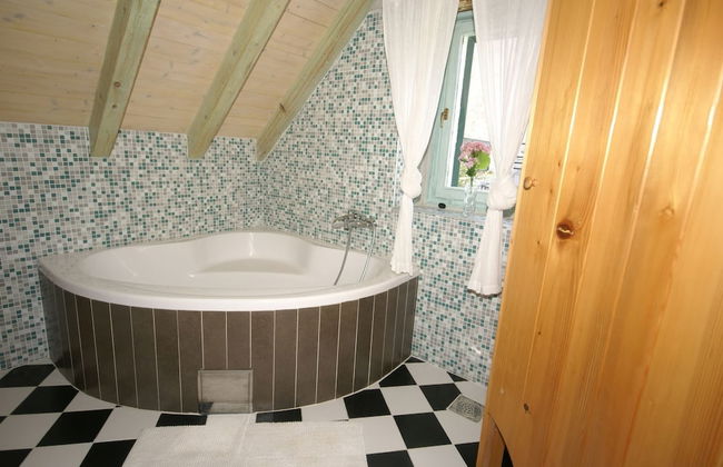 Traditional House With two Apartments - Foto 18