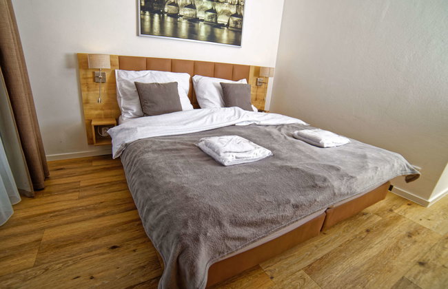 Lakeside Village 3 - Photo 5