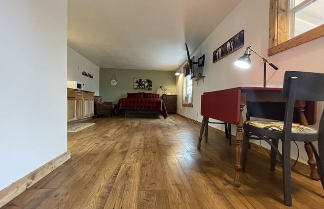 Travellers Rest Cabins and RV Park - Photo 4