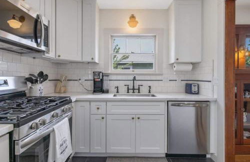 2 bed, 2 bath, historic beauty, walk downtown - Foto 21