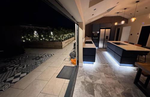 The Bungalow by The Garden Spa Stays, 4 bed, Sauna - Hot Tub - Ice Bath - Foto 8