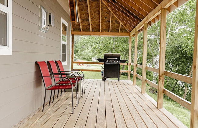 Portage Lakeside Cabins - Photo 9