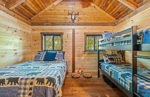 Mallard Creek Cabin - Firepit - Kitchenette - Large Deck - Gas Grill - Foto 2