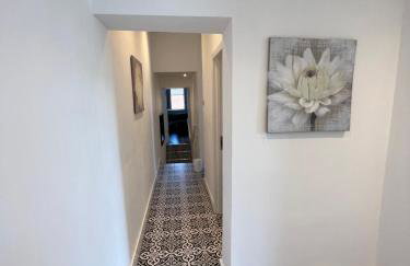 City West Apartments 3 bedroom large & modern Apartment - Photo 5