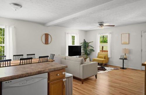 Bryce Cabin - Hot Tub, Fire Pit, Pets, Screened Porch, Wi-Fi - Foto 16