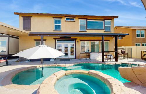 Outdoor Oasis with Pool and Hot Tub Perris Getaway - Foto 1