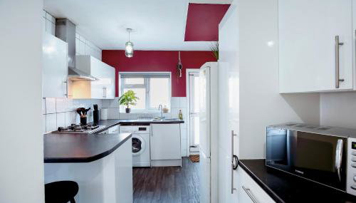 Perfect Booking 4 Bed Home in Leytonstone - Foto 4, stove, pet friendly, toaster