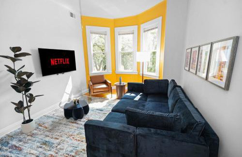 Modern 4BR Unit with Free Parking Near University of Illinois Chicago and Medical District - Foto 1